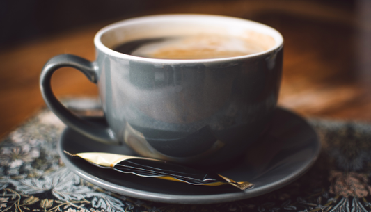 Waarom cacao een zachte vervanger is voor koffie.